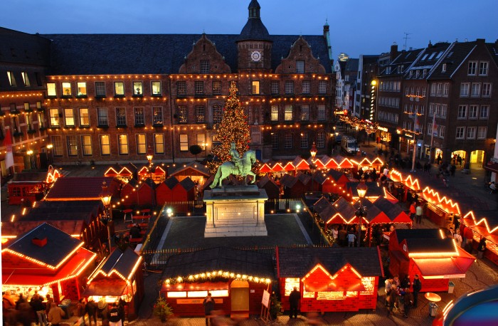 vDüsseldorfer Weihnachtsmarkt